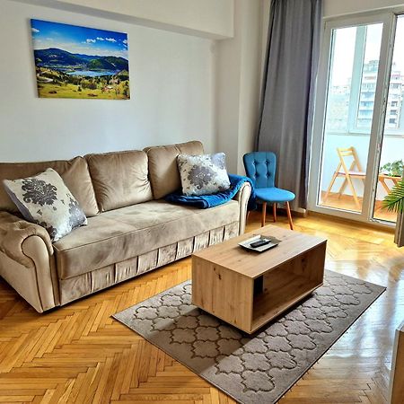 Traditional Romanian Apartments Bucureşti Ngoại thất bức ảnh