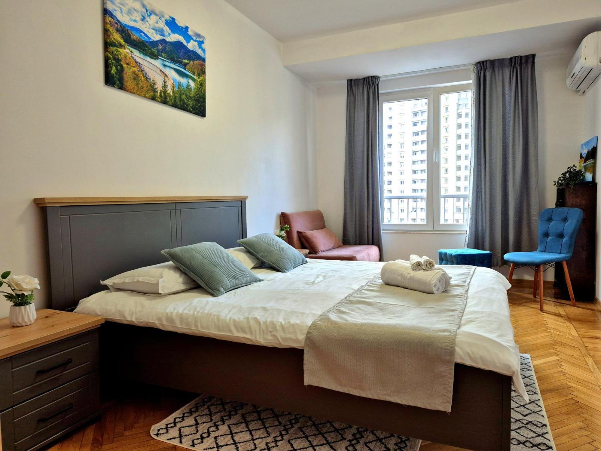 Traditional Romanian Apartments Bucureşti Ngoại thất bức ảnh
