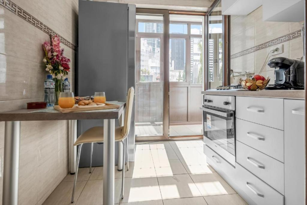 Traditional Romanian Apartments Bucureşti Ngoại thất bức ảnh